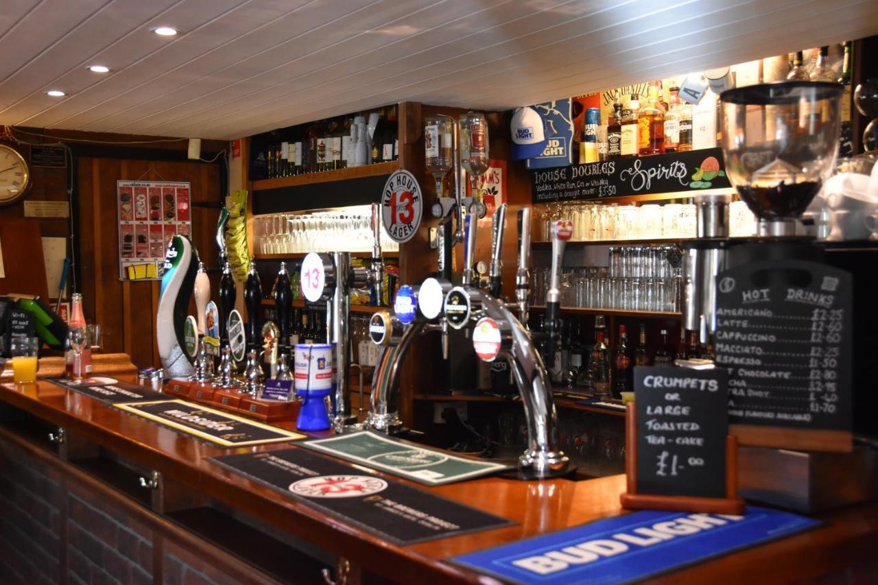 The Bell Inn Salisbury Exterior foto